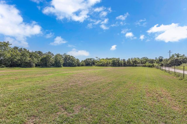 915 Hcr 1227, Whitney, TX 76692