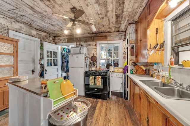 915 Hcr 1227, Whitney, TX 76692