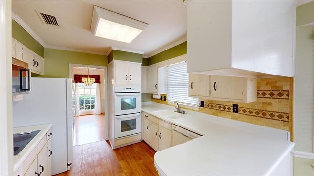 609 Burlington Court, Mobile, AL 36608