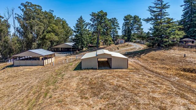 411 Highland Ave, Penngrove, CA 94951