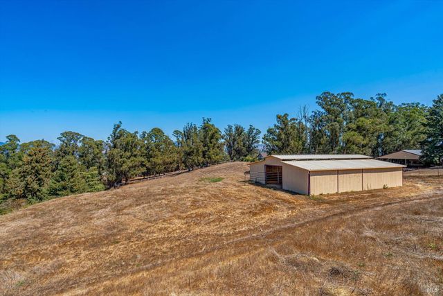 411 Highland Ave, Penngrove, CA 94951