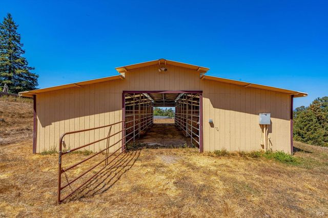 411 Highland Ave, Penngrove, CA 94951