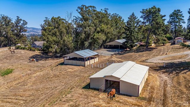 411 Highland Ave, Penngrove, CA 94951