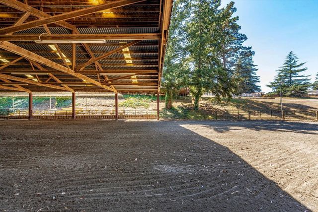 411 Highland Ave, Penngrove, CA 94951