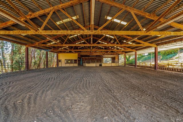 411 Highland Ave, Penngrove, CA 94951