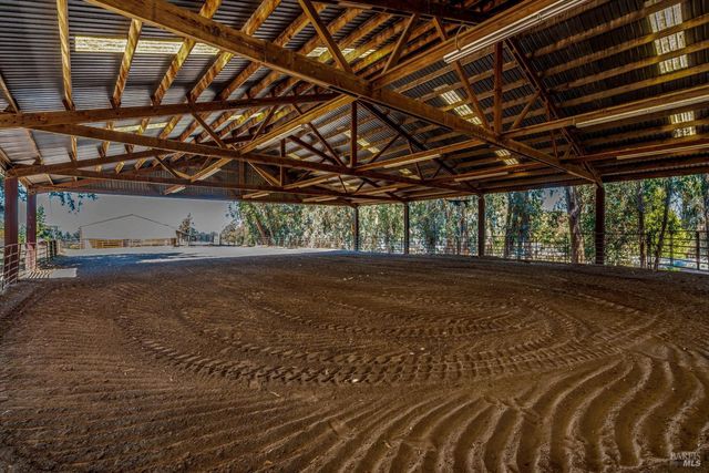 411 Highland Ave, Penngrove, CA 94951