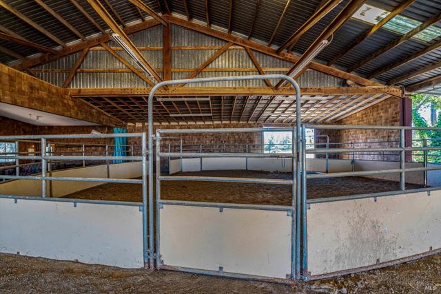 411 Highland Ave, Penngrove, CA 94951