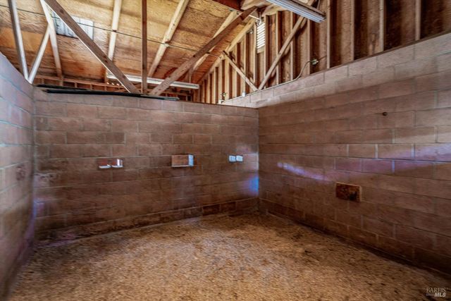 411 Highland Ave, Penngrove, CA 94951