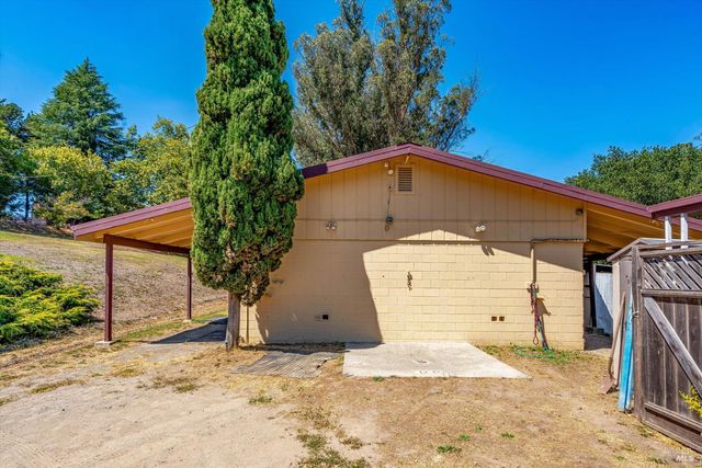 411 Highland Ave, Penngrove, CA 94951