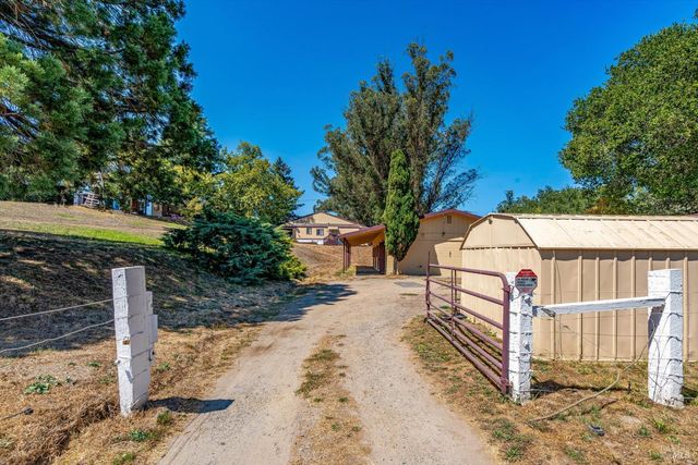 411 Highland Ave, Penngrove, CA 94951