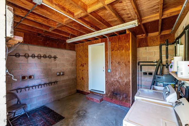 411 Highland Ave, Penngrove, CA 94951