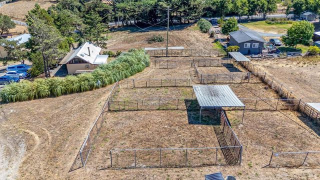 411 Highland Ave, Penngrove, CA 94951