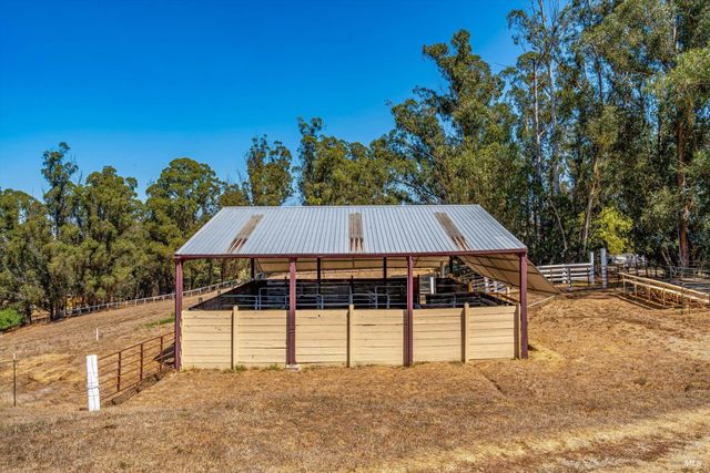 411 Highland Ave, Penngrove, CA 94951