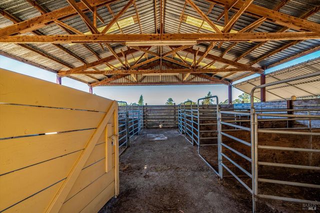 411 Highland Ave, Penngrove, CA 94951