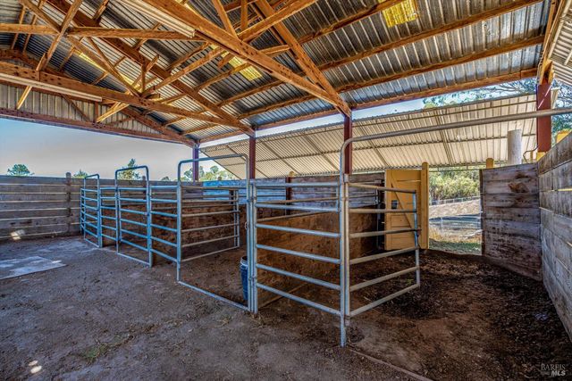 411 Highland Ave, Penngrove, CA 94951