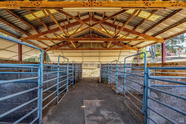 411 Highland Ave, Penngrove, CA 94951