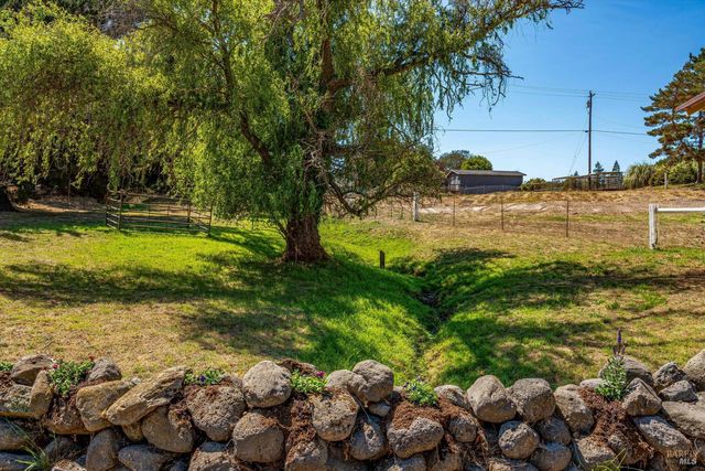 411 Highland Ave, Penngrove, CA 94951