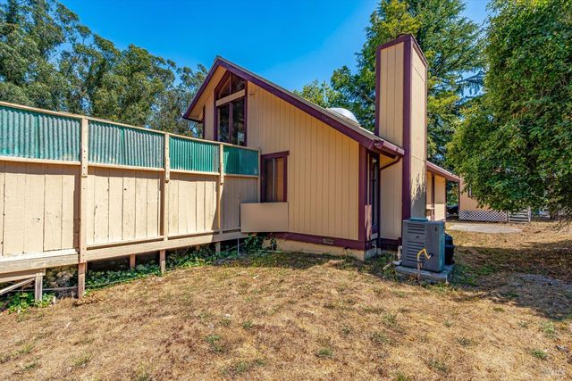 411 Highland Ave, Penngrove, CA 94951