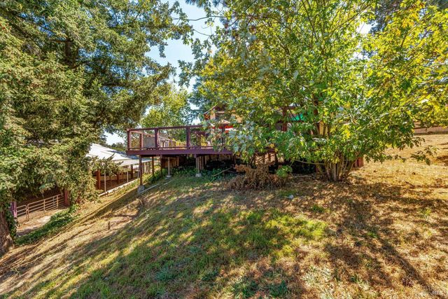 411 Highland Ave, Penngrove, CA 94951