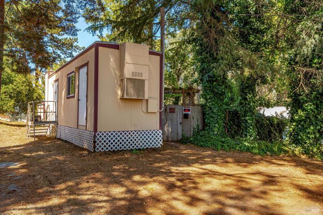 411 Highland Ave, Penngrove, CA 94951