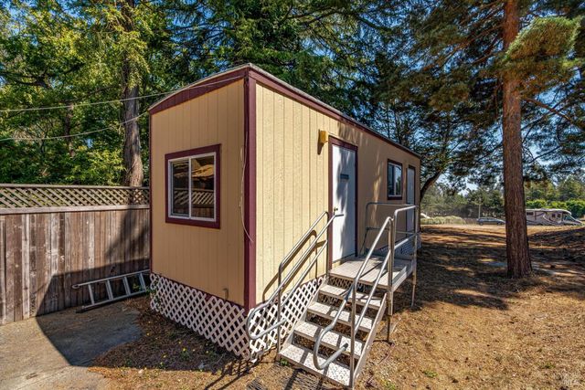 411 Highland Ave, Penngrove, CA 94951