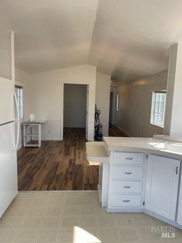 411 Highland Ave, Penngrove, CA 94951