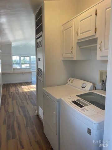 411 Highland Ave, Penngrove, CA 94951