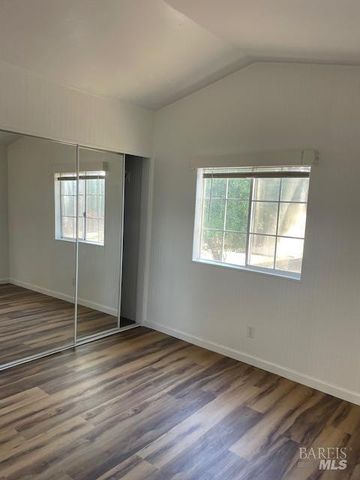 411 Highland Ave, Penngrove, CA 94951