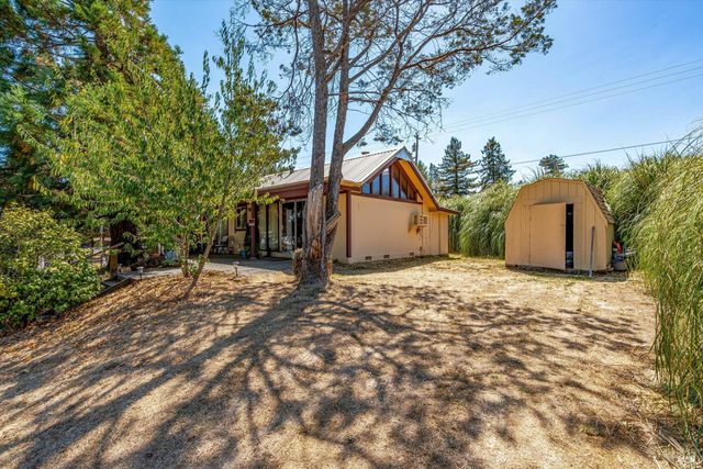 411 Highland Ave, Penngrove, CA 94951