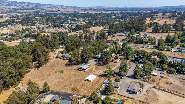 411 Highland Ave, Penngrove, CA 94951