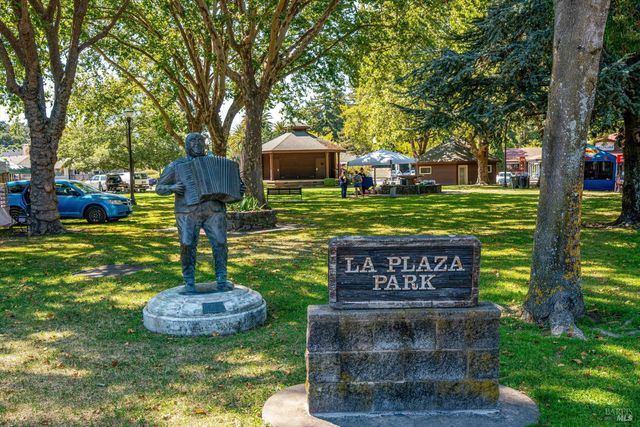 411 Highland Ave, Penngrove, CA 94951