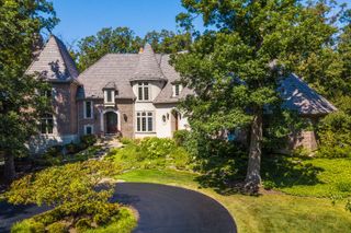 3050 Ridge Grove Lane, Highland Park, IL 60035