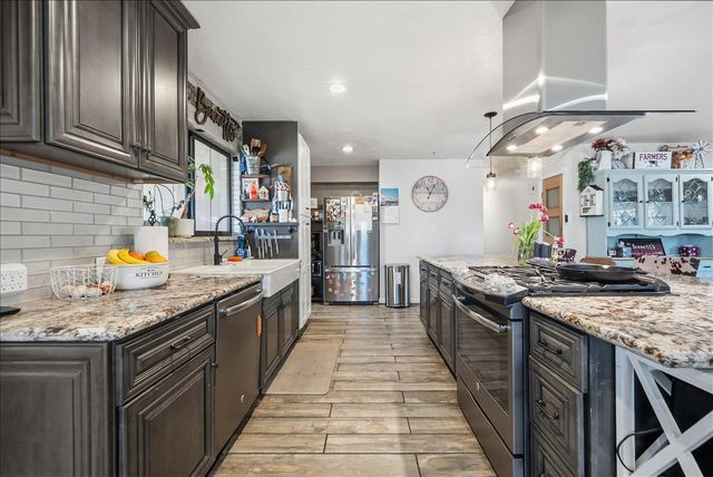 10585 Joeger Rd, Auburn, CA 95602