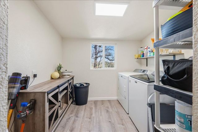 10585 Joeger Rd, Auburn, CA 95602