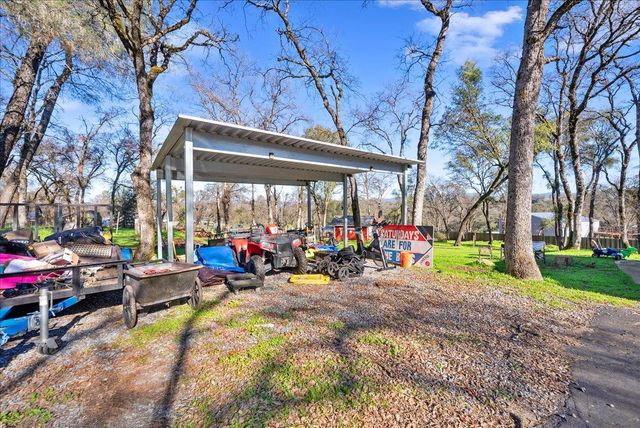 10585 Joeger Rd, Auburn, CA 95602