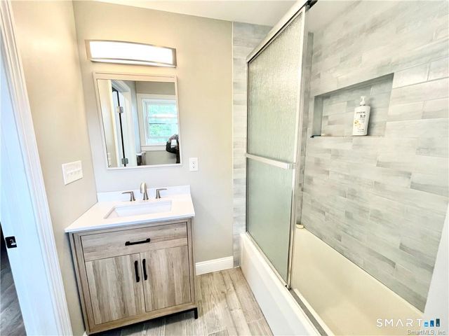 77 Simsbury Street, Waterbury, CT 06704