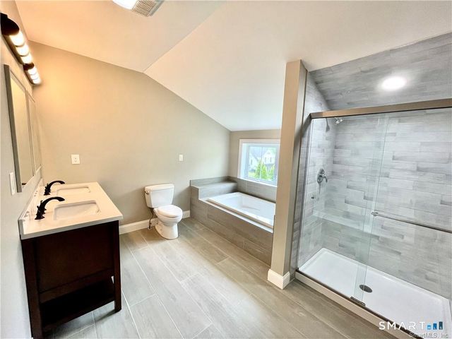 77 Simsbury Street, Waterbury, CT 06704