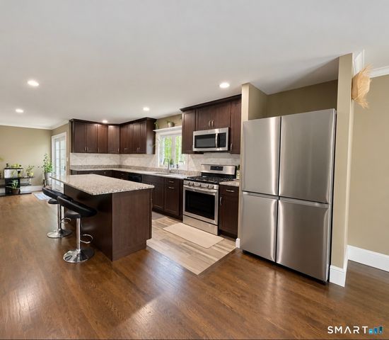 77 Simsbury Street, Waterbury, CT 06704
