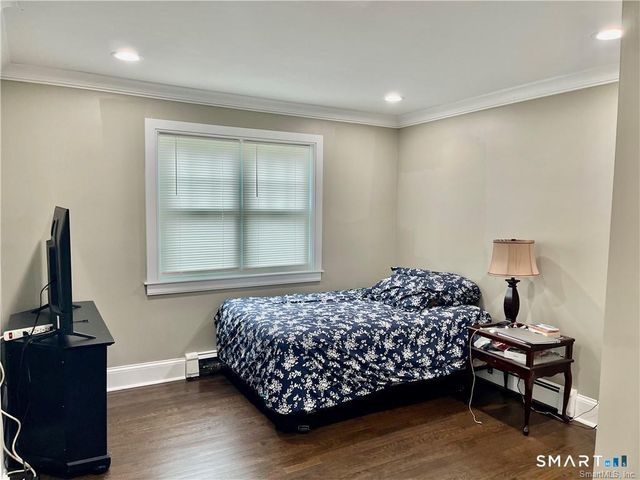 77 Simsbury Street, Waterbury, CT 06704
