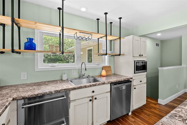 68334 Apple Lane, Benton Harbor, MI 49022