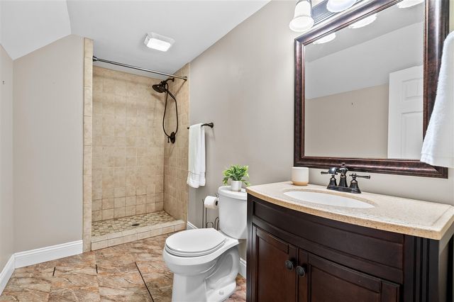 68334 Apple Lane, Benton Harbor, MI 49022