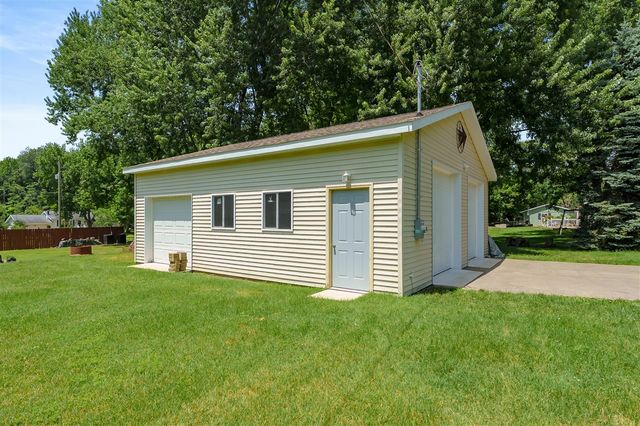 68334 Apple Lane, Benton Harbor, MI 49022