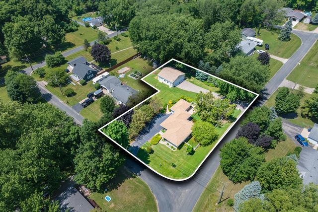 68334 Apple Lane, Benton Harbor, MI 49022