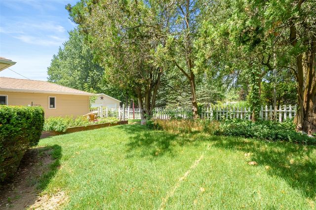 68334 Apple Lane, Benton Harbor, MI 49022