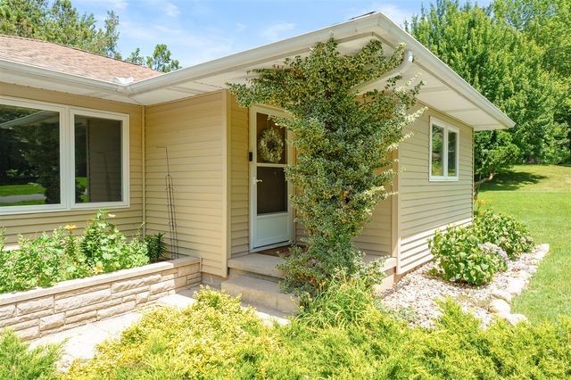 68334 Apple Lane, Benton Harbor, MI 49022