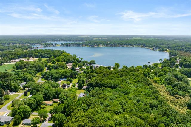 68334 Apple Lane, Benton Harbor, MI 49022