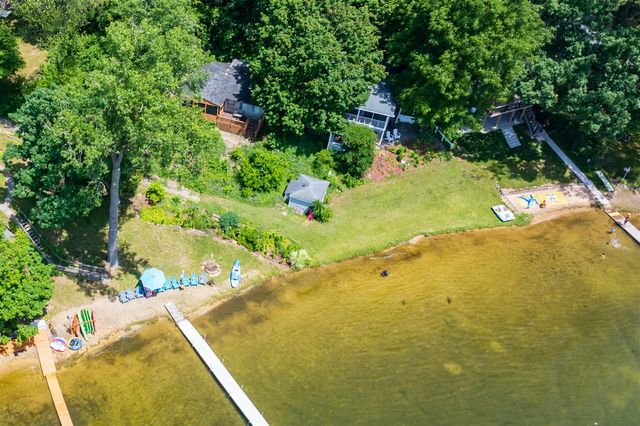 68334 Apple Lane, Benton Harbor, MI 49022