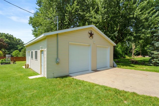 68334 Apple Lane, Benton Harbor, MI 49022