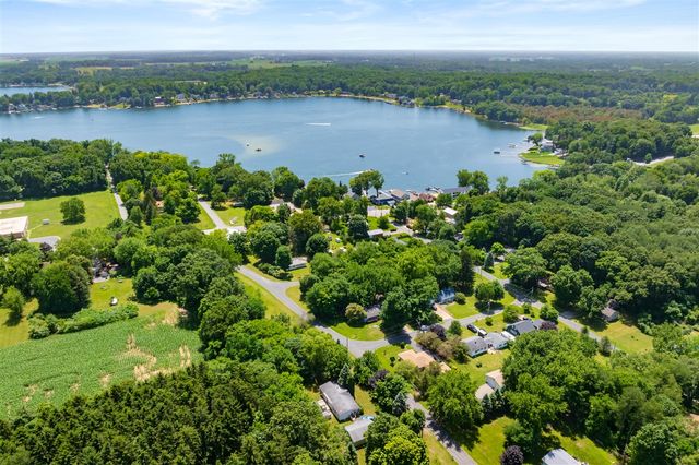 68334 Apple Lane, Benton Harbor, MI 49022