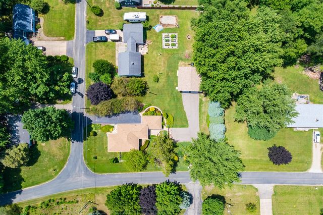 68334 Apple Lane, Benton Harbor, MI 49022